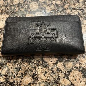 Tory Burch wallet